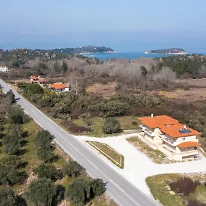 https://road-house-studios-apartments.hotelschalkidiki.net