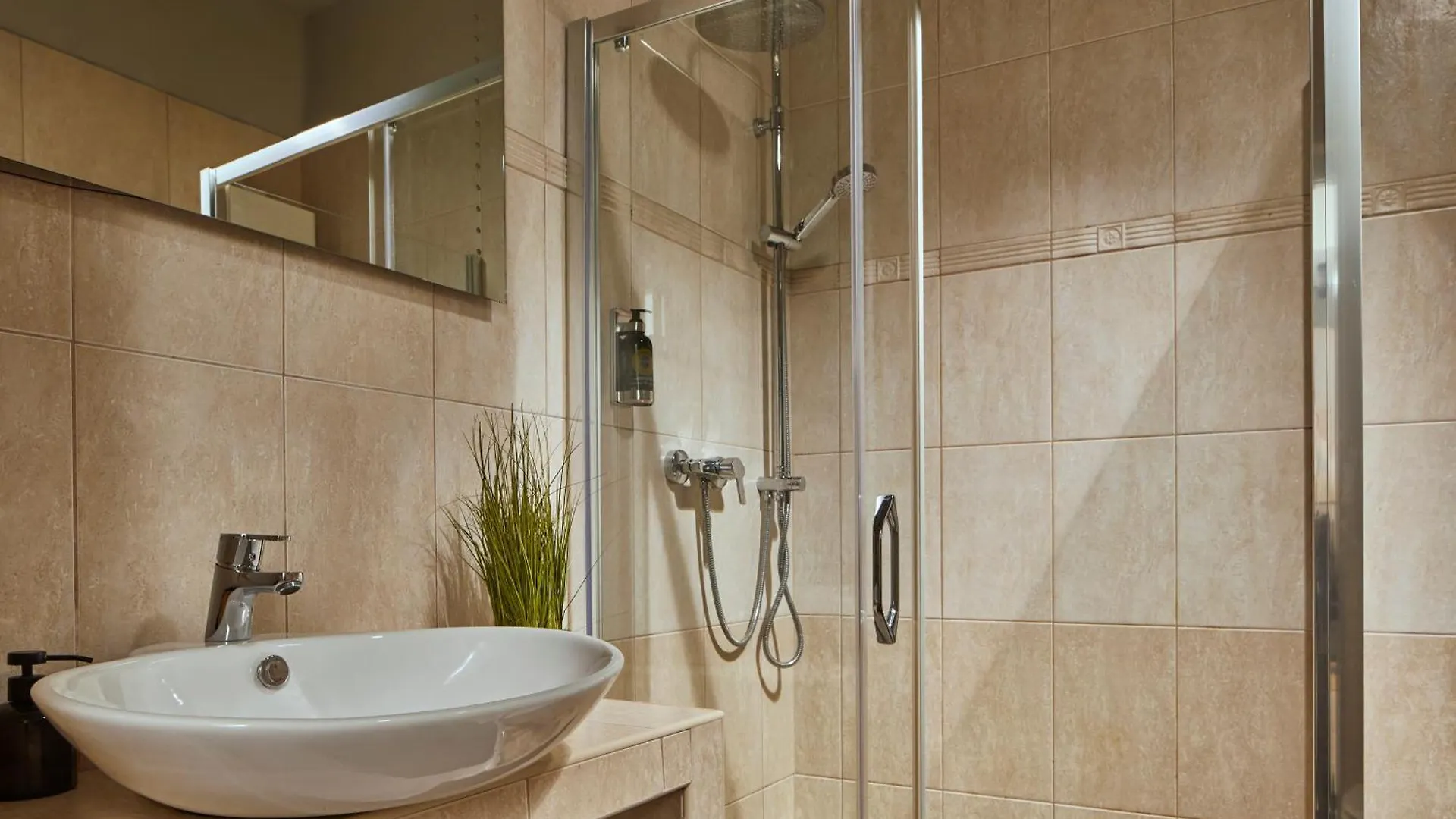 Butik Life Hotel & Apartments Budapest 0*,